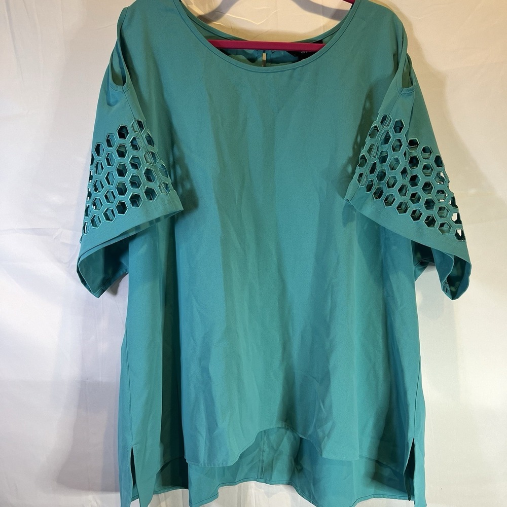 Ali Miles Top Plus 2X Blue Knit Artsy Lagenlook Pullover Laser Cut Flared Sleeve